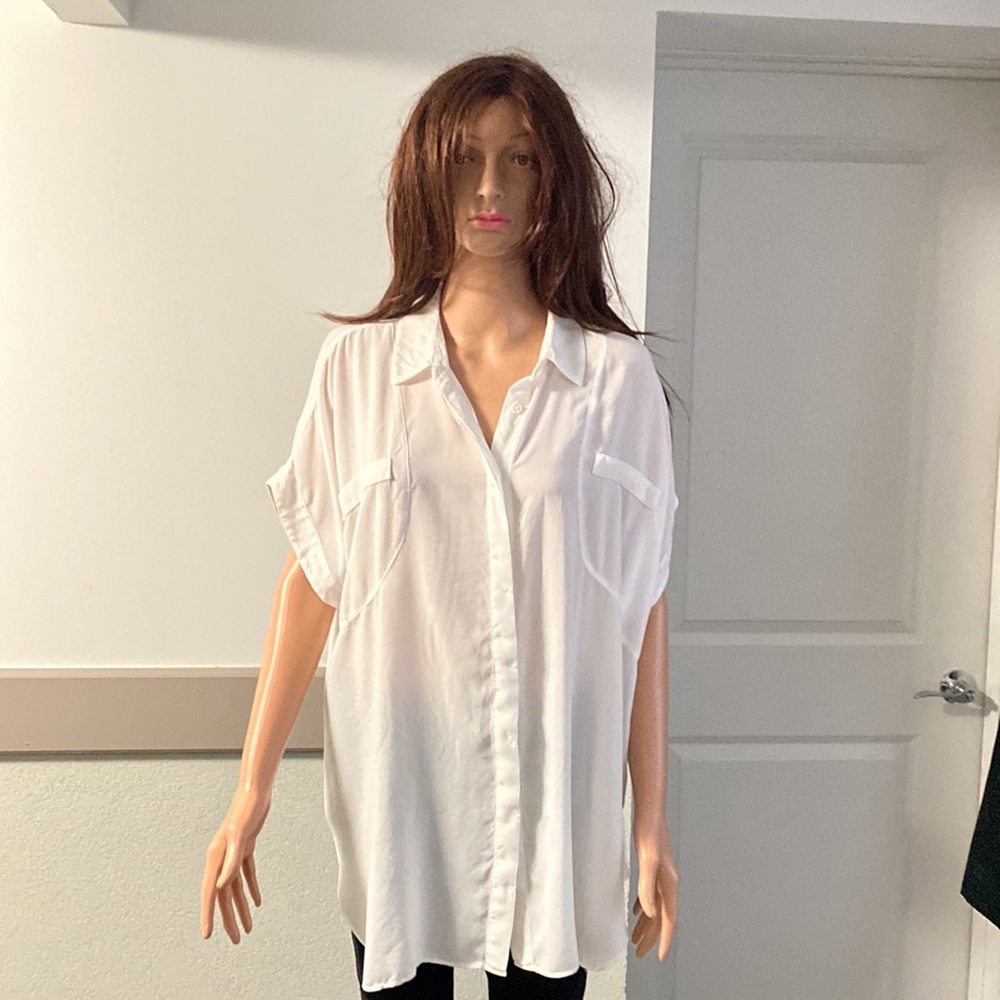 White blouse size xl..